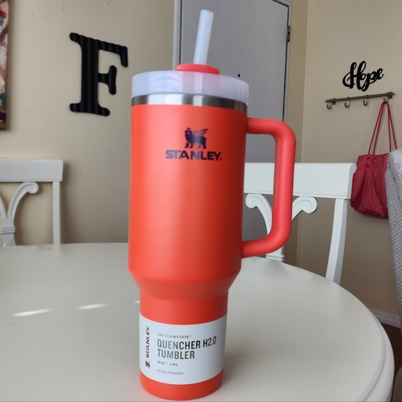 Stanley Authentic Vibrant Orange Quencher 40oz Tumbler NWT - Picture 1 of 5